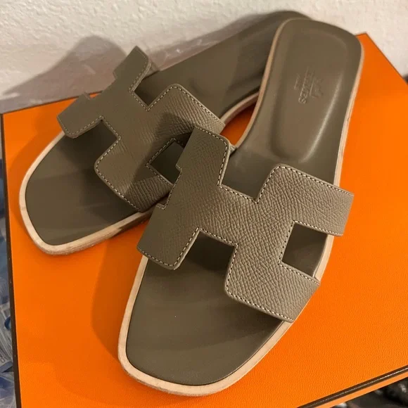 Hermes Oran Sandal in Etoupé size 38.5 (Like New) - Picture 5 of 7